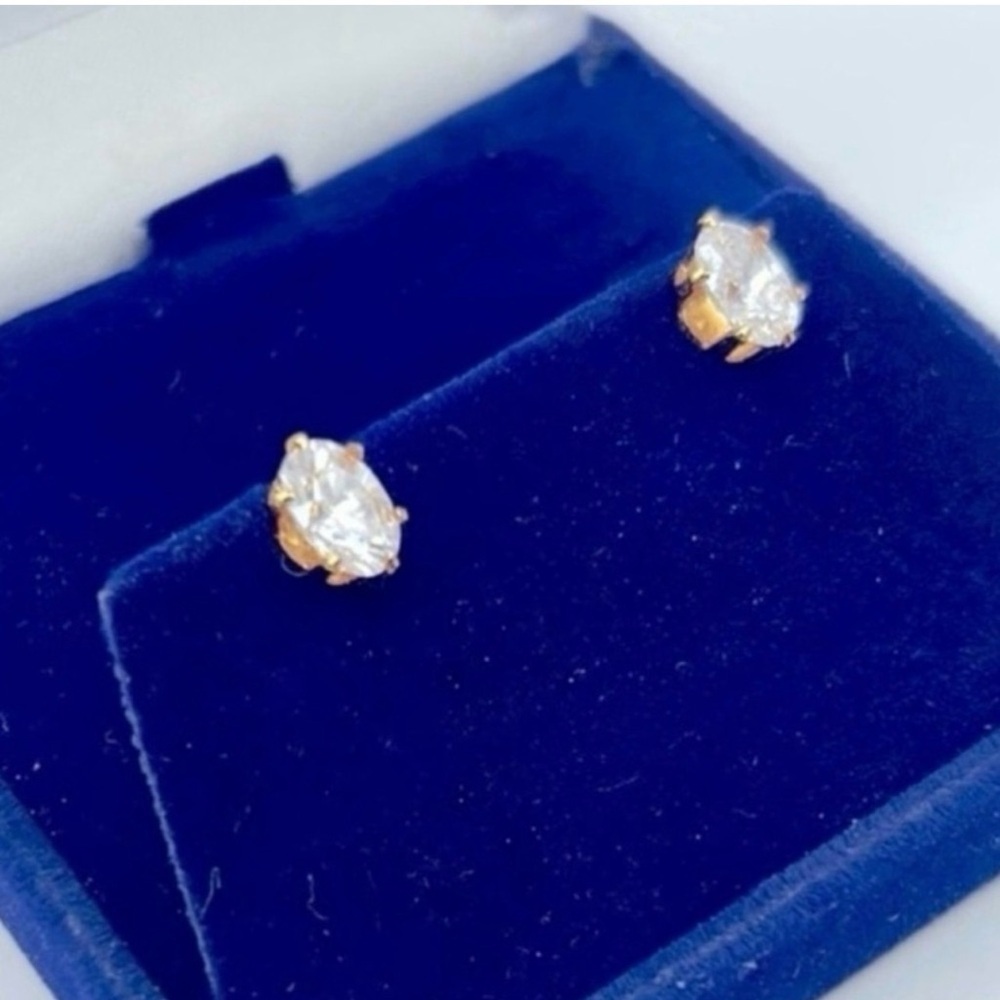 Hypoallergenic Cubic Zirconia Gold Plated Earrings 1 Carat CZ Stud Earrings - Picture 2 of 7